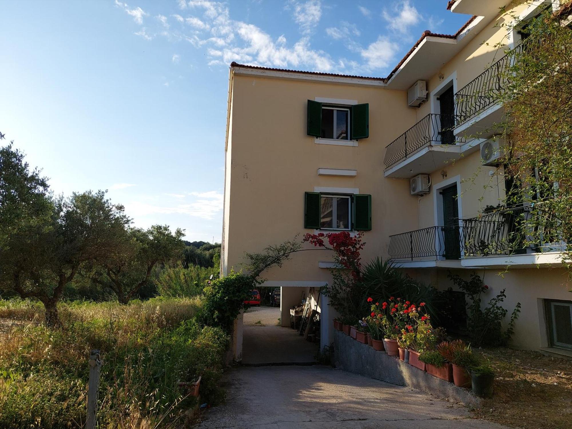 Ammousa Hotel Apartments Lixouri Extérieur photo
